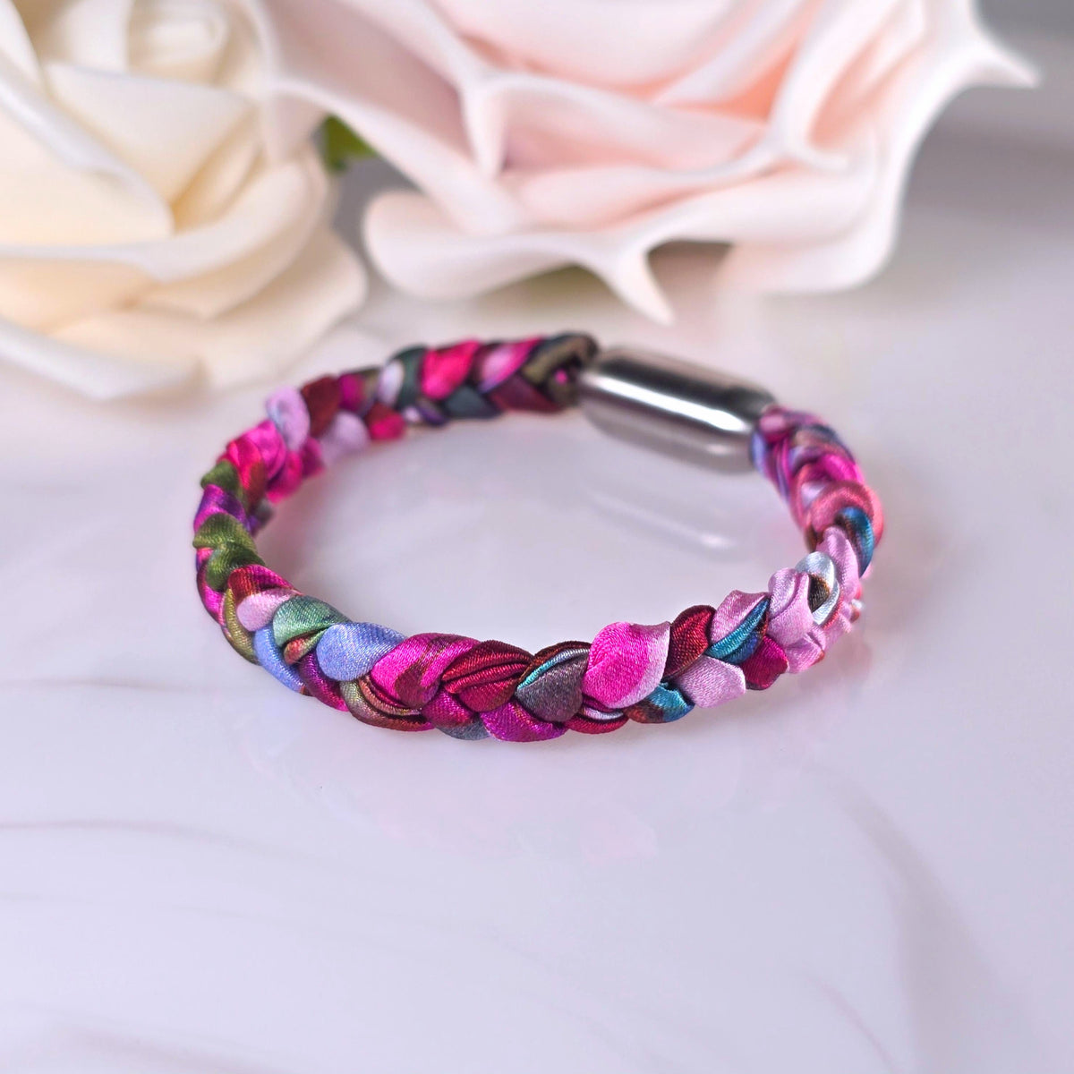 Armband in Pink/Lila aus echter Seide | Silk Bloom